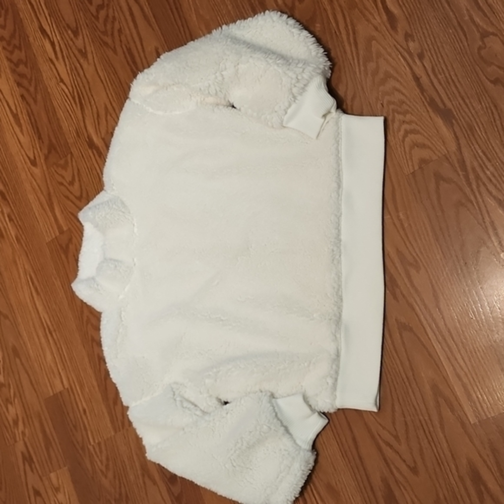 Sheirpa antique white turtle neck‎ top, lined size med very warm